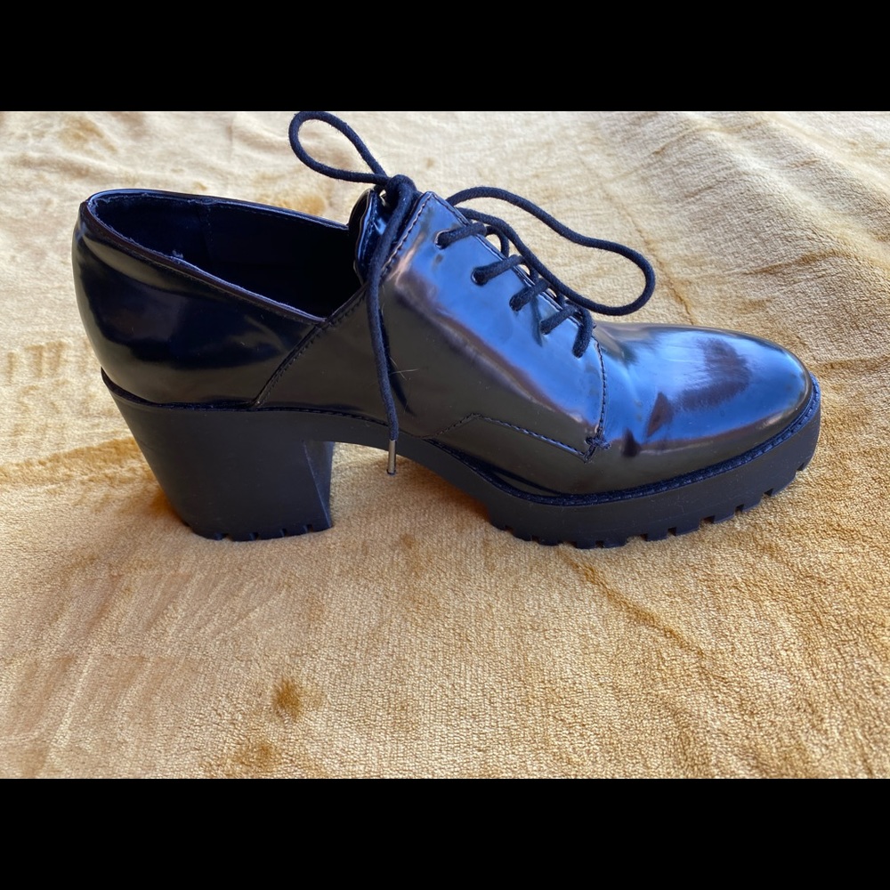 CHUNKY STACKED HEEL LOAFER Size 10/41